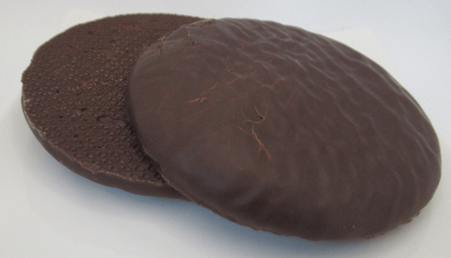 ユーラク「チョコケーキ」の表面