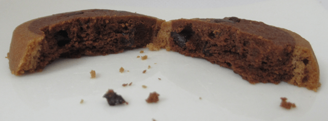 「チョコチップクッキー」の切断面