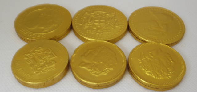 「海賊金貨チョコ」の金色パッケージ