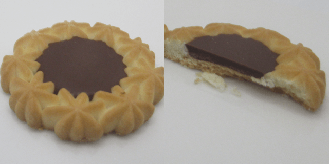 「チョコクリームクッキー」の表面
