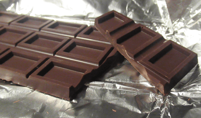 7Seasチョコレート プレーンを割った状態