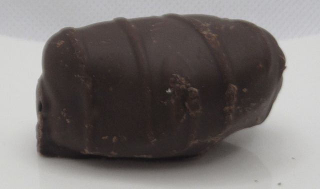 「チョコレートデーツ」の表面