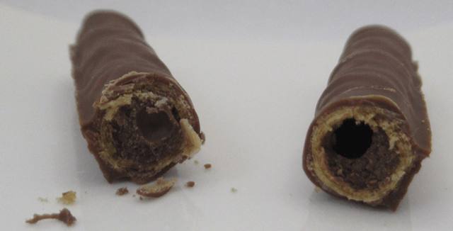 「チョコロール ヘーゼルナッツクリーム」の切断面