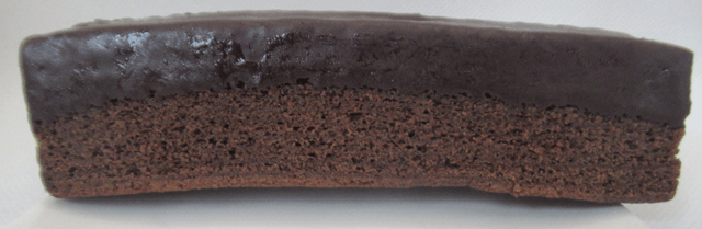 「不揃いバウム チョコがけショコラ」の表面
