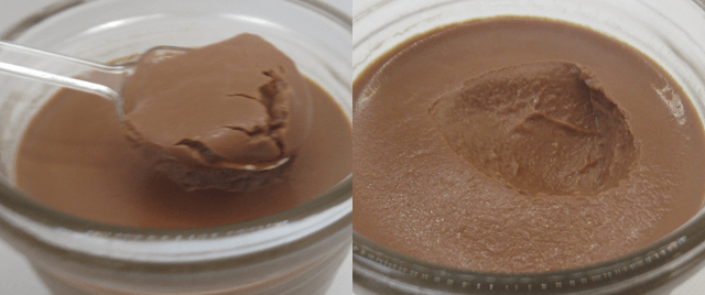 「チョコレートリッチプリン」とスプーン