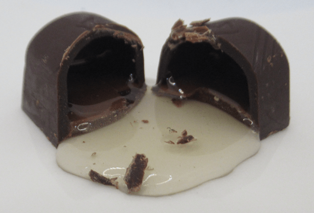 「リカーチョコレート ウォッカ」の切断面